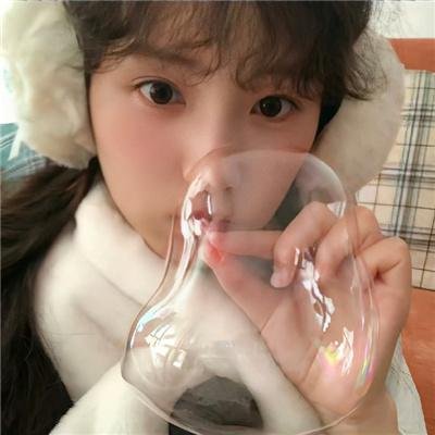 黑暗中的两个人